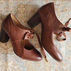 NEW CLARKS Indigo Mary-Jane heels, size 7